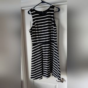 WHITE HOUSE BLACK MARKET  - Sleeveless dress